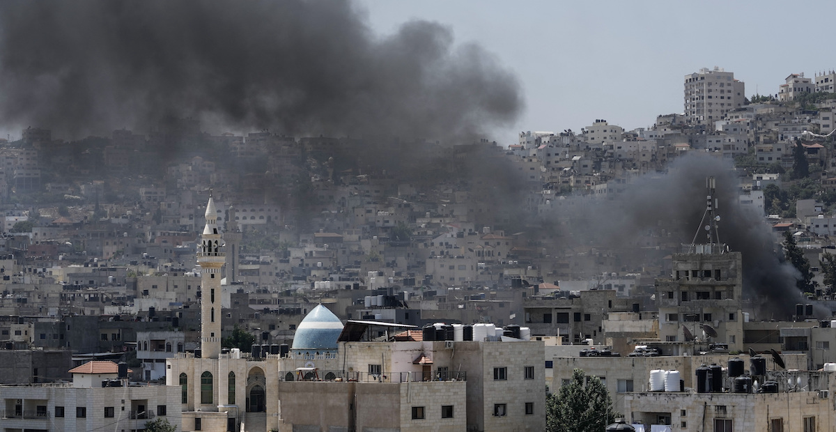 Un attacco israeliano a Jenin (AP Photo/Majdi Mohammed)