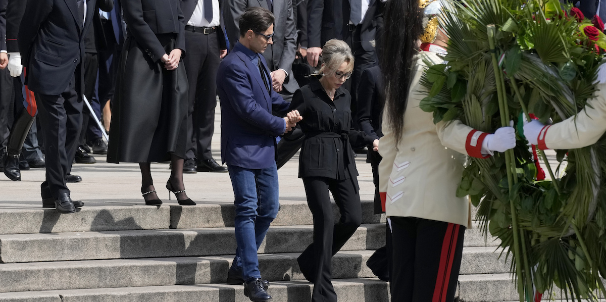 Pier Silvio e Marina Berlusconi durante i funerali del padre (AP Photo/Antonio Calanni)
