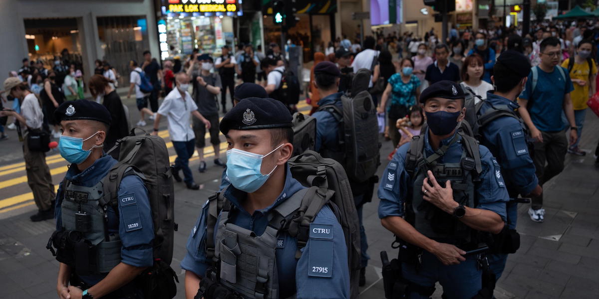 La polizia di Hong Kong (EPA/BERTHA WANG)