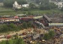 Le indagini sul grosso incidente ferroviario in India hanno portato all’arresto di tre persone