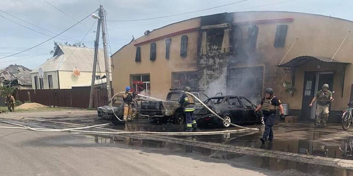 Otto persone sono morte in un bombardamento russo a Lyman, in Ucraina