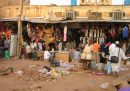 Almeno 30 persone sono state uccise con colpi di artiglieria in un mercato della città sudanese di Omdurman, vicino alla capitale Khartum