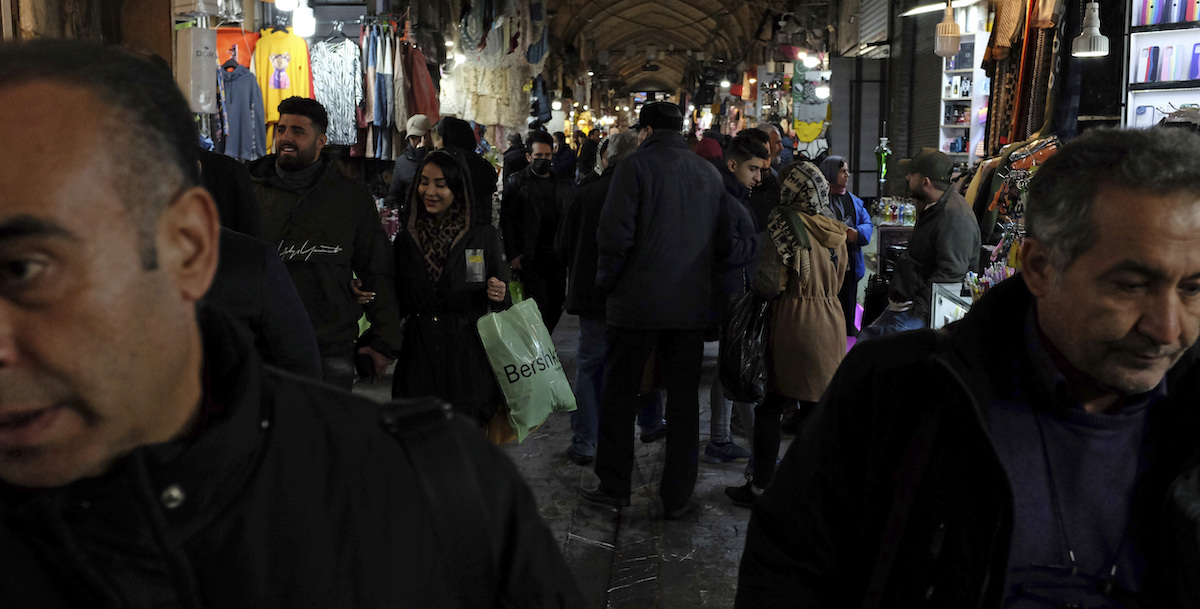 Il bazaar di Teheran (AP Photo/Vahid Salemi)
