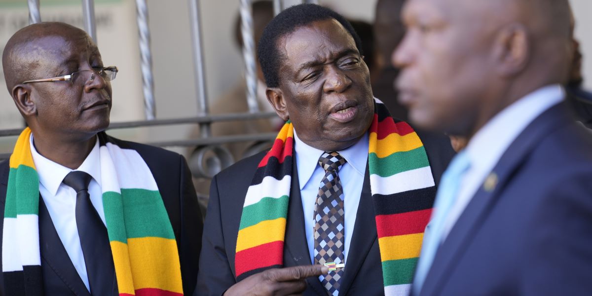 L'attuale presidente dello Zimbabwe Emmerson Mnangagwa (AP Photo/Tsvangirayi Mukwazhi)