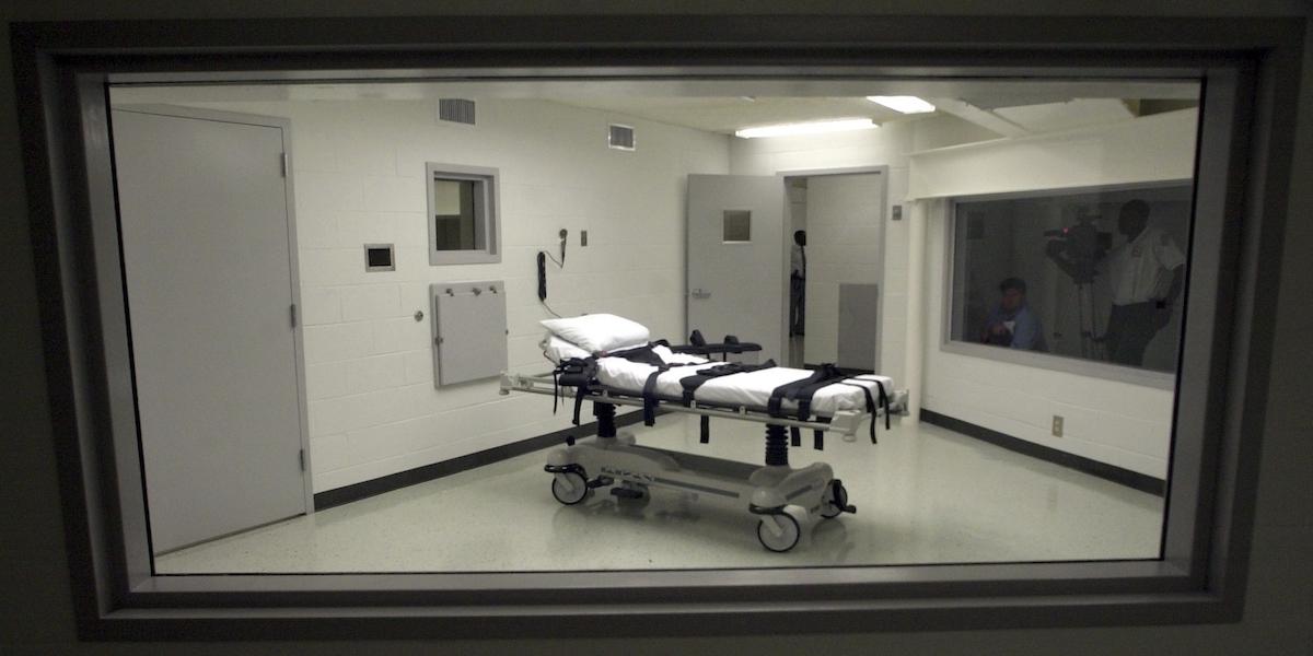 Una stanza in cui vengono eseguite le condanne a morte nella prigione di Atmore, in Alabama (AP Photo/Dave Martin, File)