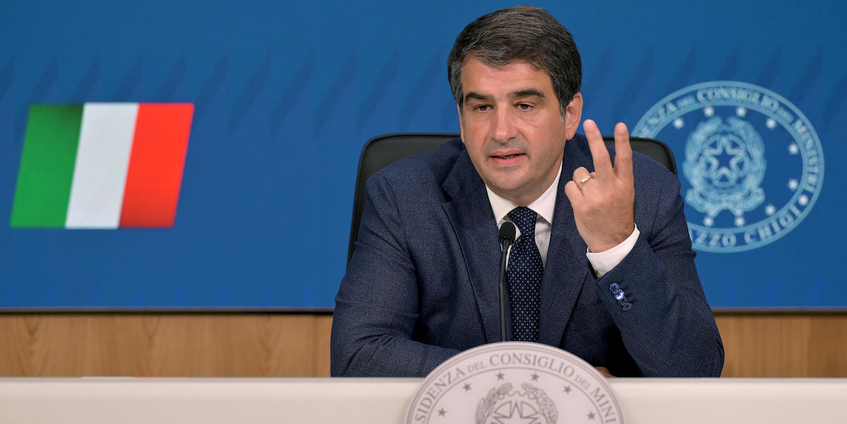 Raffaele Fitto, ministro per gli Affari esteri, per il Sud e per il PNRR (ANSA/ETTORE FERRARI)