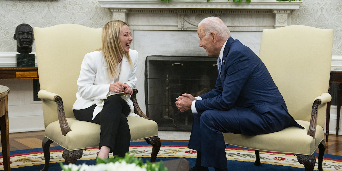 La presidente del Consiglio Giorgia Meloni e il presidente Joe Biden a Washington (AP Photo/Evan Vucci)