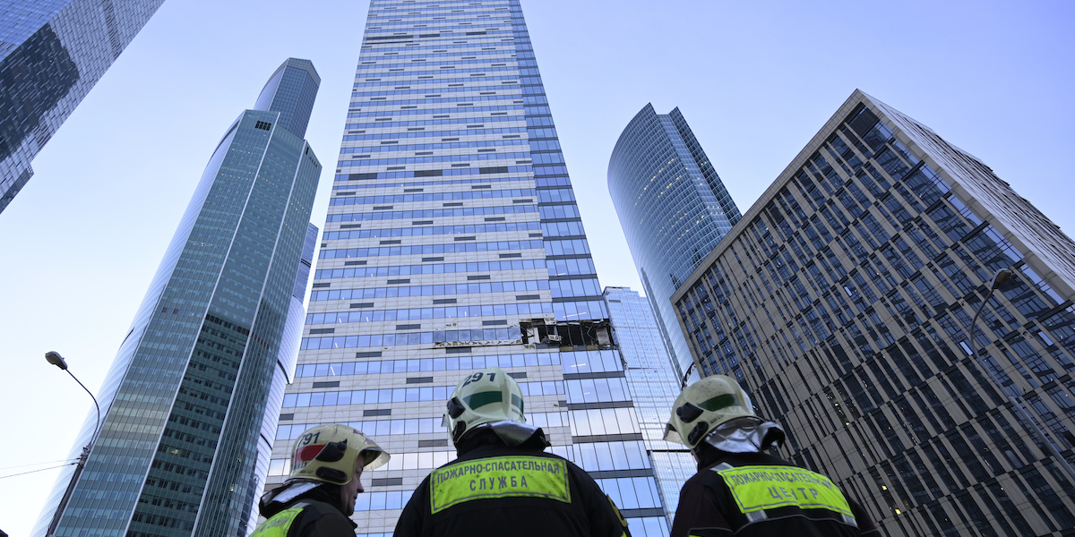 Il grattacielo di Moscow City danneggiato (AP Photo)