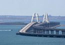L’Ucraina ha rivendicato i recenti attacchi al ponte che collega la Crimea alla Russia