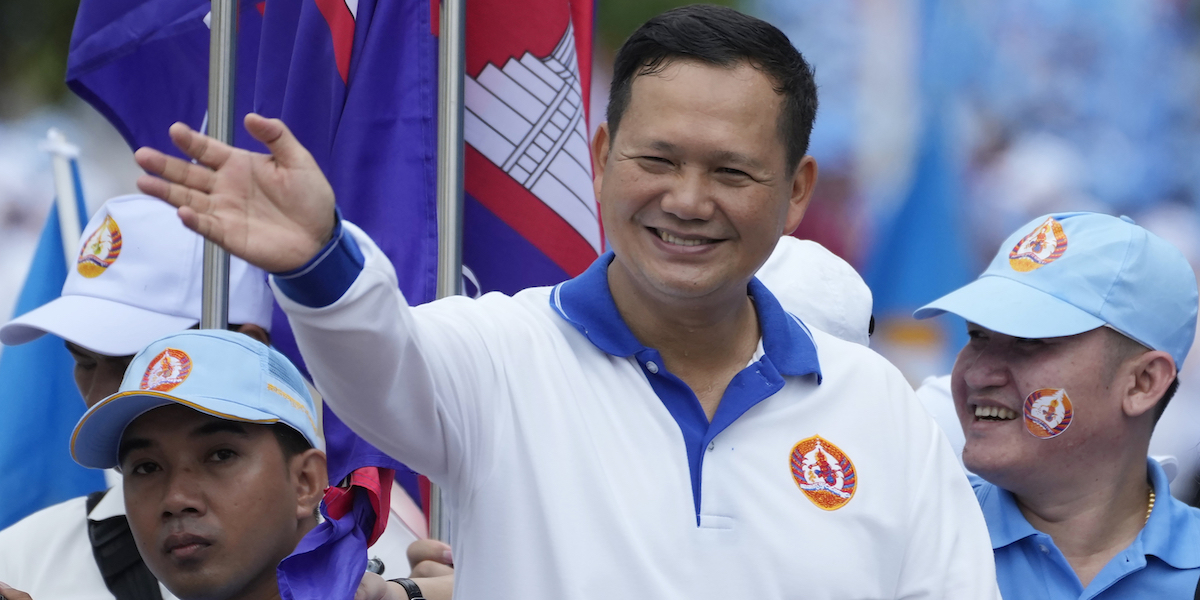 Il re della Cambogia ha approvato la nomina a primo ministro di Hun Manet, il figlio di Hun Sen