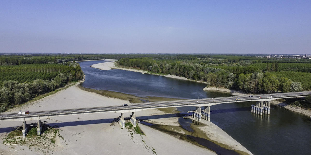 Il fiume Po vicino a Reggio Emilia, il 17 luglio 2022 (ANSA/Andrea Fasani)