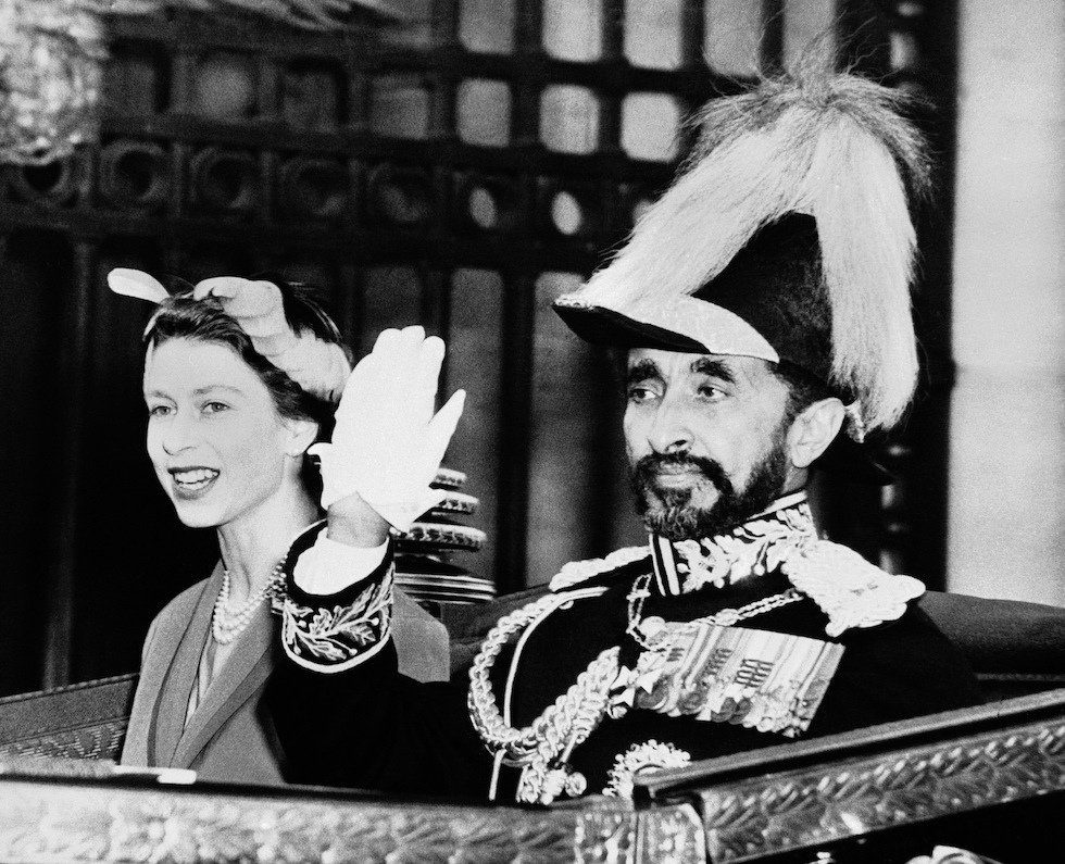 Hailé Selassié e la regina Elisabetta II del Regno Unito durante una visita di stato a Londra nel 1954