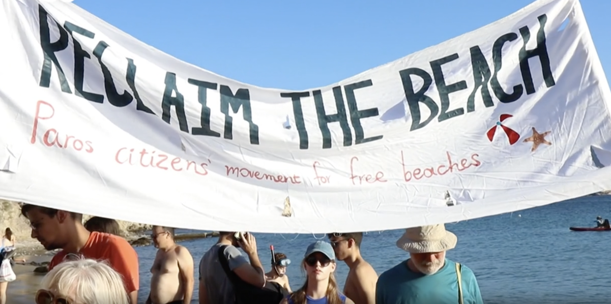 Proteste nella spiaggia di Paros 