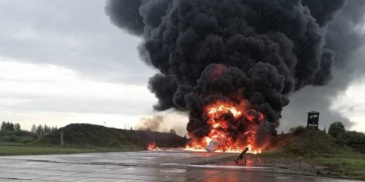 L’esercito ucraino ha distrutto un bombardiere strategico supersonico russo, un tipo di aereo militare usato dalla Russia per attaccare le città ucraine