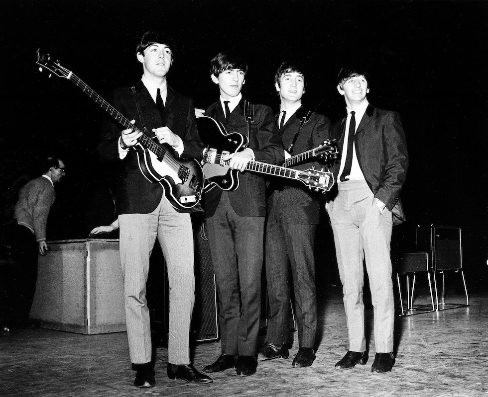 I Beatles durante le prove di un concerto a Londra, il 4 novembre del 1963