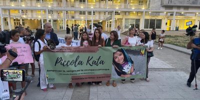 Cinque persone sono indagate per la scomparsa di Cataleya Mia Alvarez, nota come Kata, la bambina sparita a Firenze lo scorso giugno