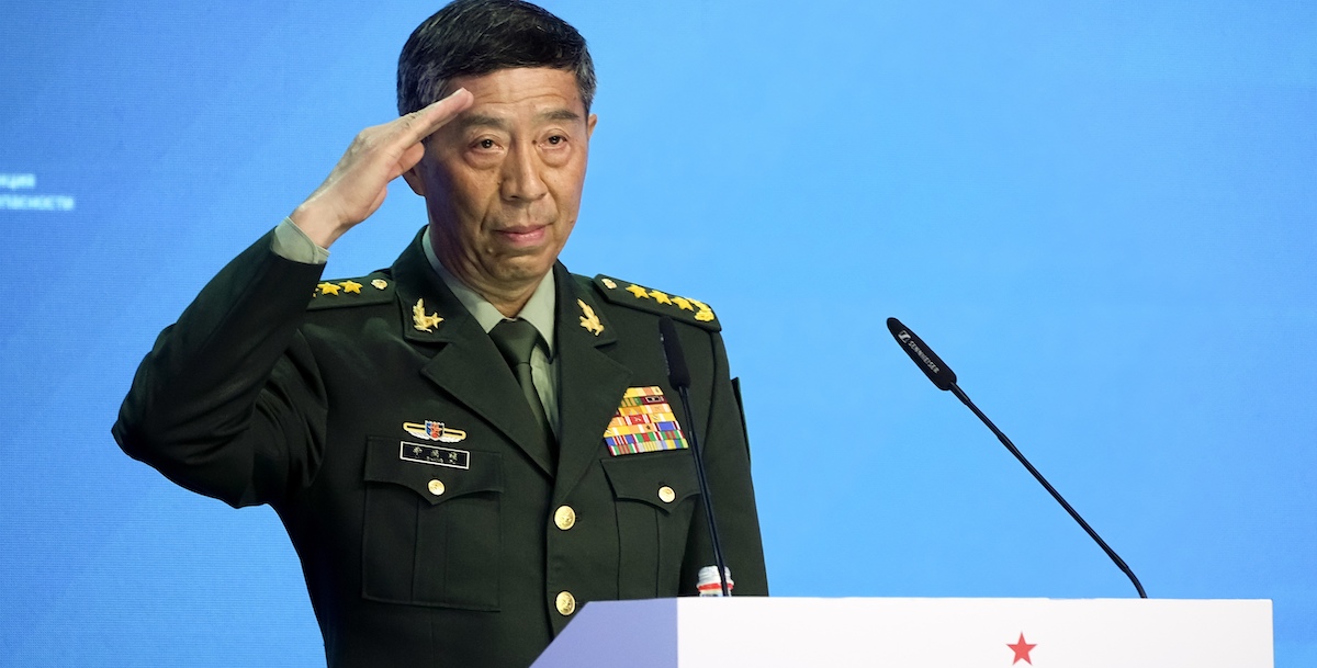 Il ministro della Difesa cinese Li Shangfu (AP Photo/Alexander Zemlianichenko)