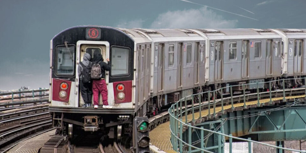 In New York there are really people who “subway surf”