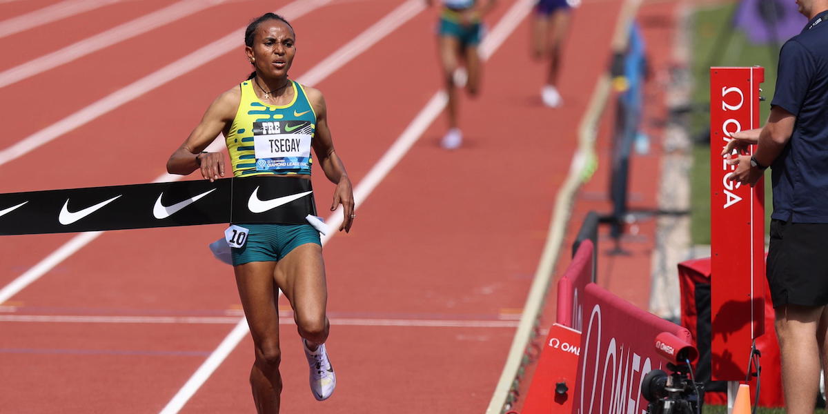 L'atleta etiope Gudaf Tsegay ha battuto il record del mondo nei 5000 metri femminili