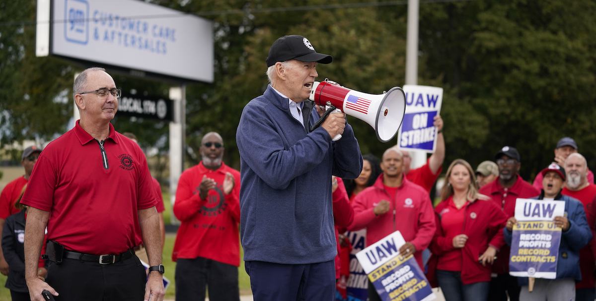 Video of Joe Biden joining the sit-in of striking workers |  Blinks