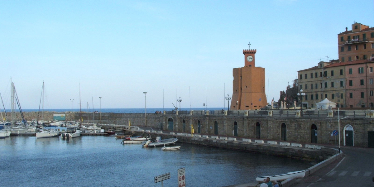La Torre degli Appiani a Rio Marina all'isola d'Elba (Twice25 & Rinina25 via Wikimedia)