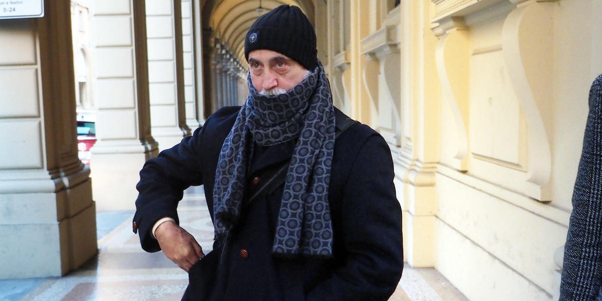 Gilberto Cavallini fuori dal tribunale di Bologna, il 9 gennaio 2020 (ANSA/GIORGIO BENVENUTI)