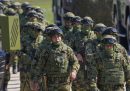 Gli Stati Uniti dicono che molte truppe serbe si stanno ammassando al confine con il Kosovo, e ne hanno chiesto il ritiro immediato