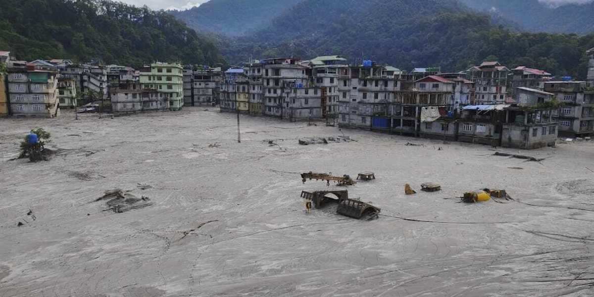 Il lago glaciale straripato a Rangpo, nello stato del Sikkim, il 6 ottobre