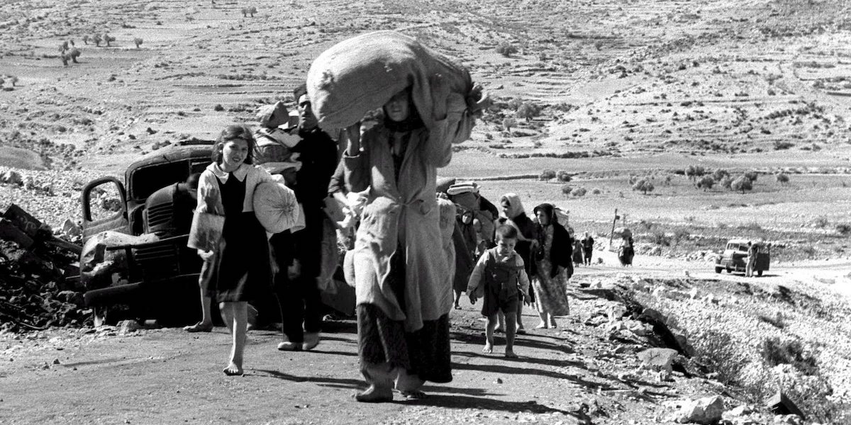 Palestinesi in fuga verso il Libano nel 1948 (ANSA-EPA/ELDAN DAVID)