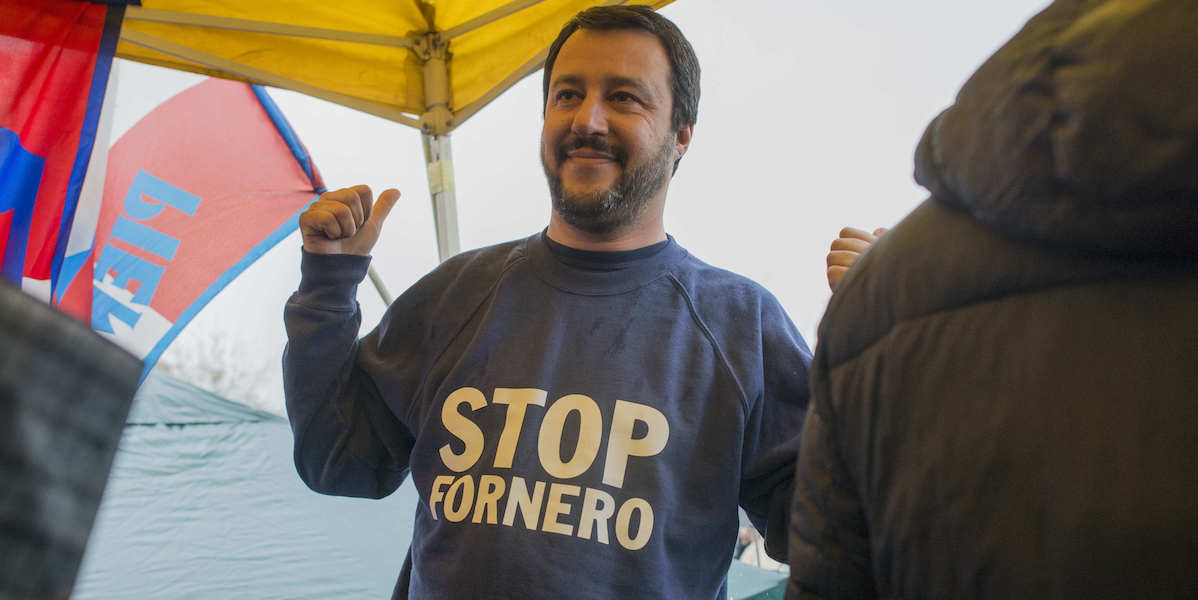 Matteo Salvini contesta la legge Fornero nel 2016 (LaPresse/Marco Alpozzi)
