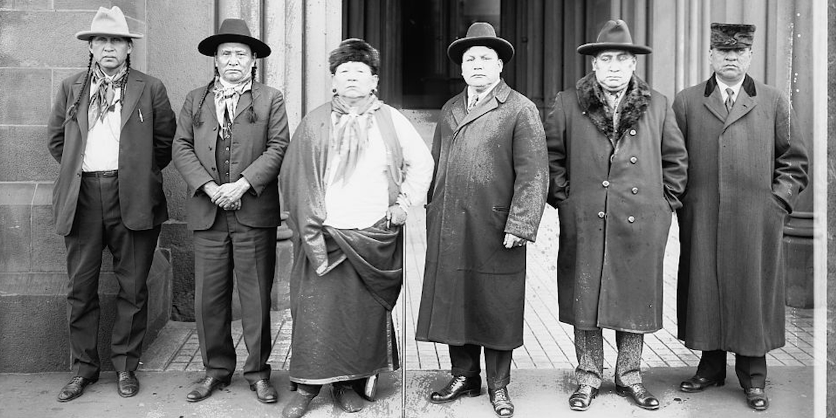 Membri della Nazione Osage nel 1920 (National Photo Company Collection)
