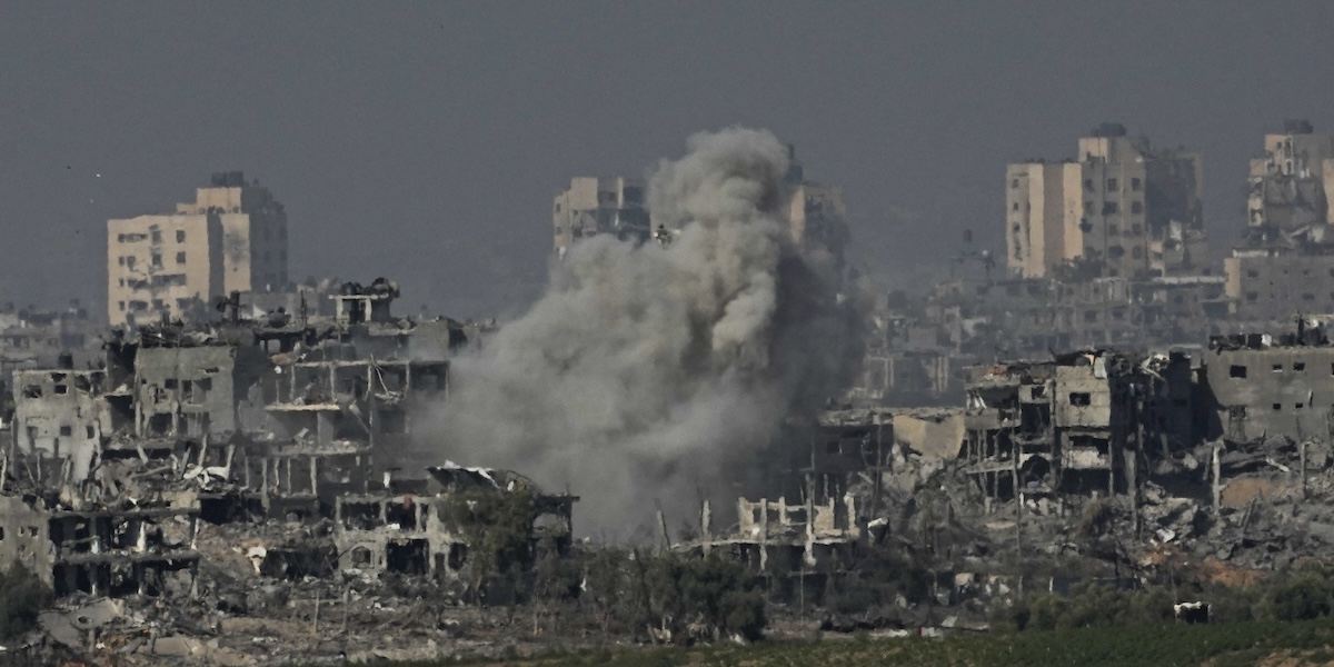 Un bombardamento di Israele sulla Striscia di Gaza, lo scorso 31 ottobre (AP Photo/ Ariel Schalit, File)