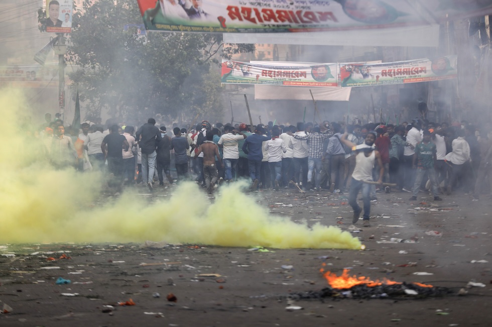 Le proteste antigovernative del 28 ottobre a Dacca 