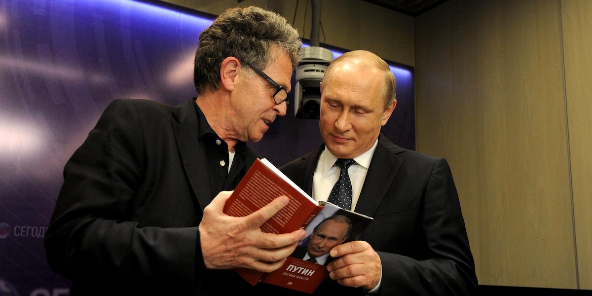 Hubert Seipel con Vladimir Putin nel 2016 (Credit Image: © Michael Klimentyev/Planet Pix via ZUMA Wire)