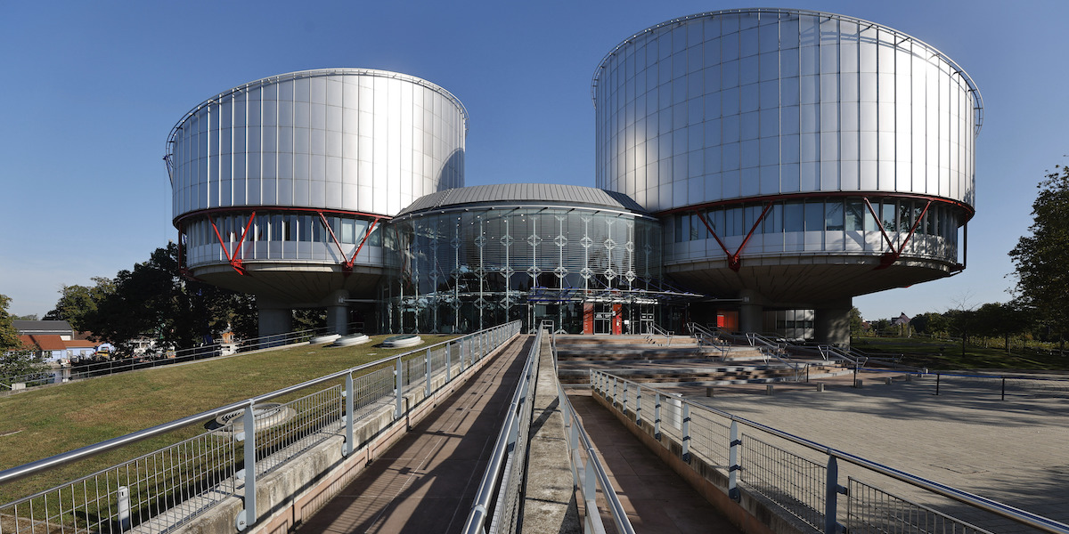 La sede della Corte europea dei diritti dell'uomo a Strasburgo, in Francia, il 27 settembre 2023 (AP Photo/Jean-Francois Badias)