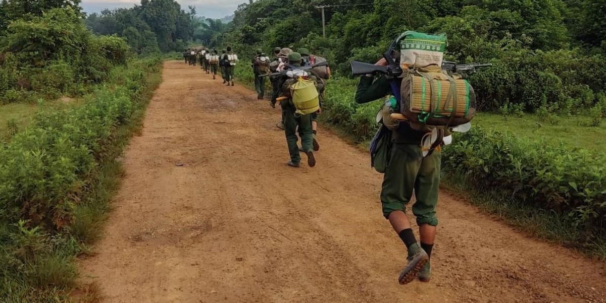 Soldati di un gruppo ribelle (Karenni Nationalities Defense Force-KNDF/Facebook)