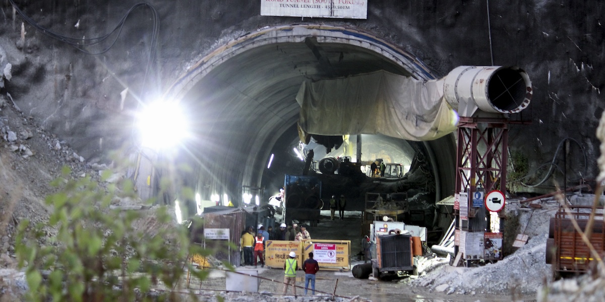 India tunnel operai intrappolati