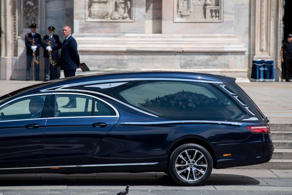 auto funerale silvio berlusconi