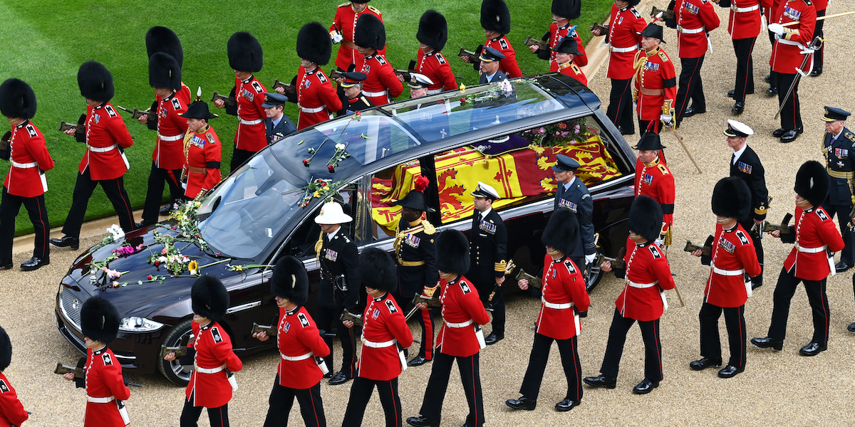 carro funebre regina elisabetta