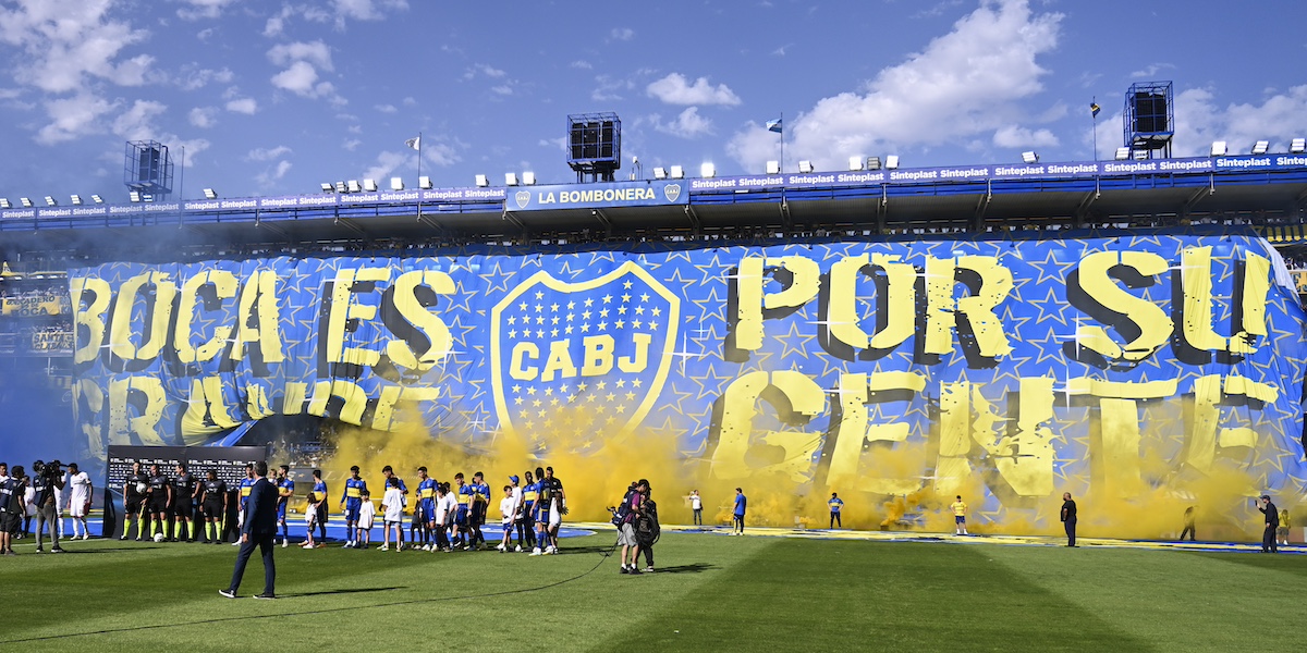 Una recente coreografia di tifosi del Boca Juniors a sostegno del sistema di azionariato popolare nel calcio argentino (Rodrigo Valle/Getty Images)