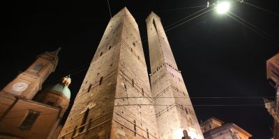 La raccolta fondi per la torre della Garisenda sta andando molto bene