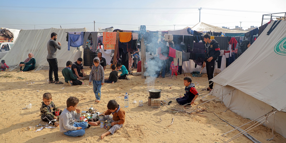 Un accampamento a Rafah (©Rizek Abdeljawad via ZUMA/ansa)