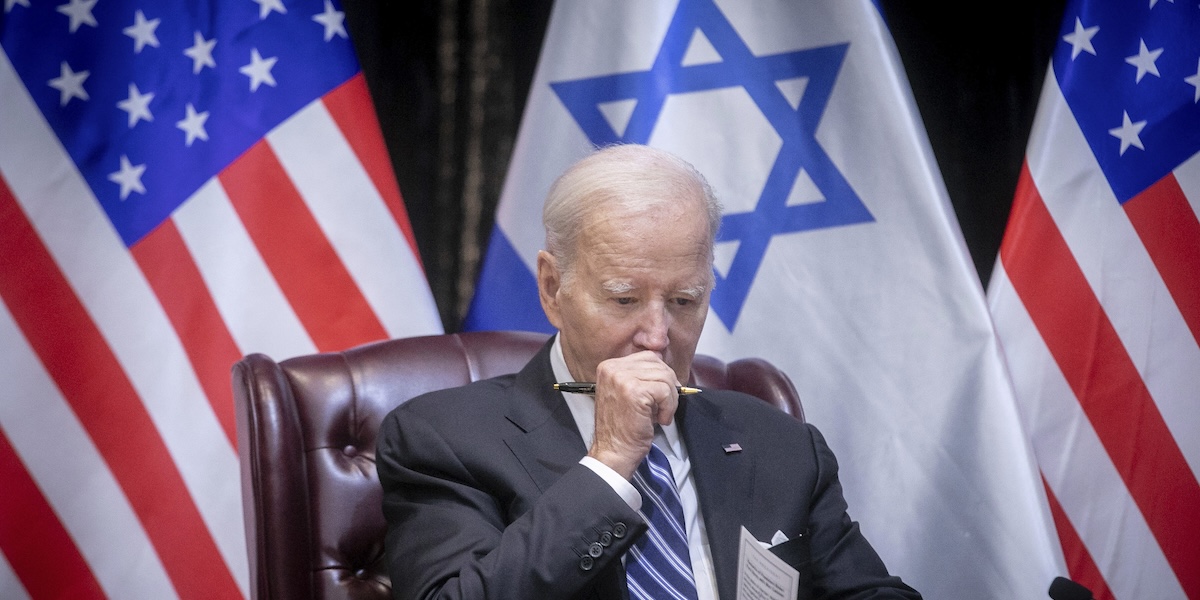 Joe Biden durante l'incontro con Benjamin Netanyahu del 18 ottobre (Miriam Alster/AP)