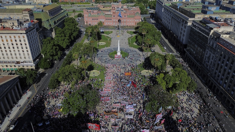Demonstration in front of the Argentine presidential palace