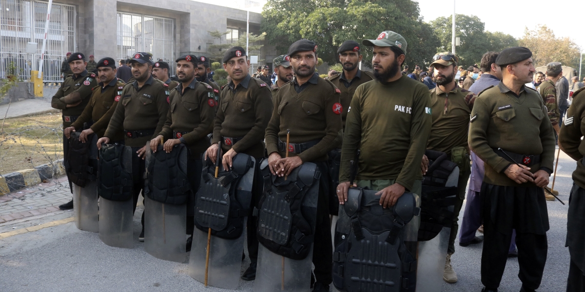 Personale di sicurezza a Islamabad, 21 novembre 2023 (AP Photo/W.K. Yousafzai)