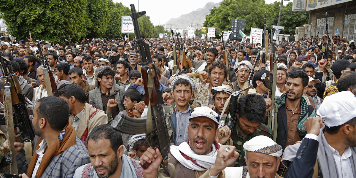 Una manifestazione organizzata dagli Houthi a Sanaa, nello Yemen, nel marzo del 2023 (AP Photo/Hani Mohammed)


(AP Photo/Hani Mohammed)
