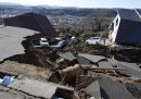Una strada danneggiata a seguito di un forte terremoto a Kanazawa, Prefettura di Ishikawa