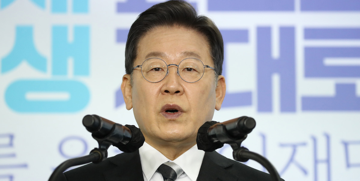 Lee Jae-myung durante una conferenza stampa, Gyeonggi-Do, Corea del Sud, 4 gennaio 2022 (Chung Sung-Jun/Getty Images)