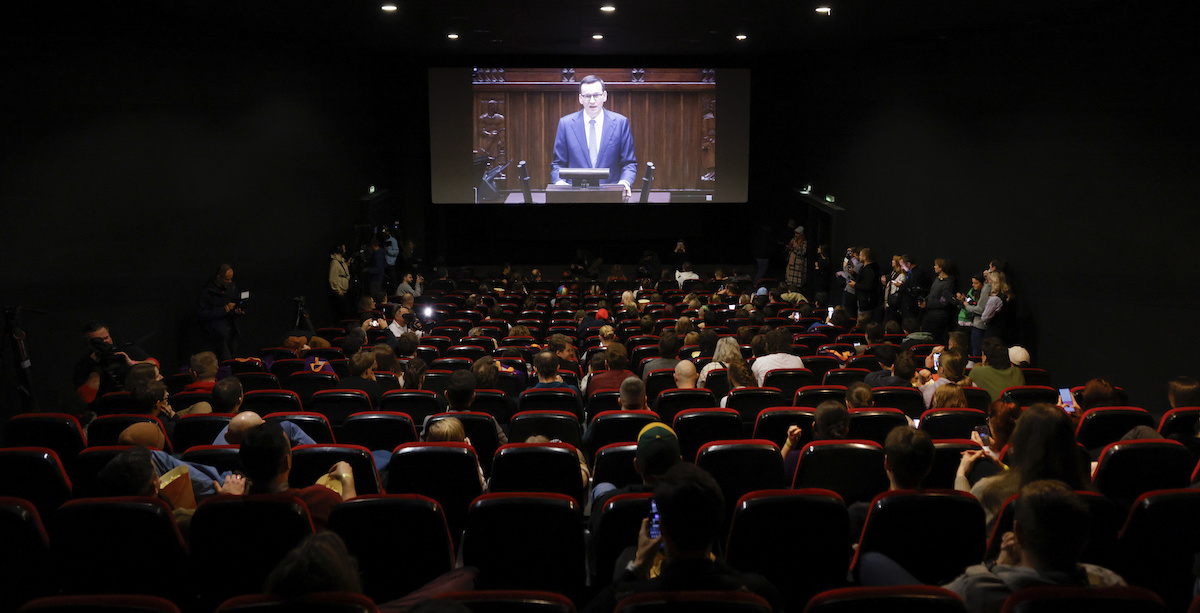 Una seduta del parlamento polacco trasmessa al cinema a dicembre