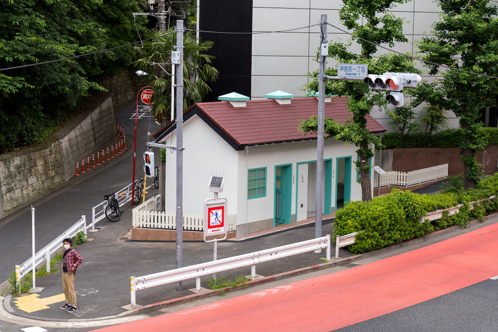 Uno dei bagni pubblici del Tokyo Toilet Project